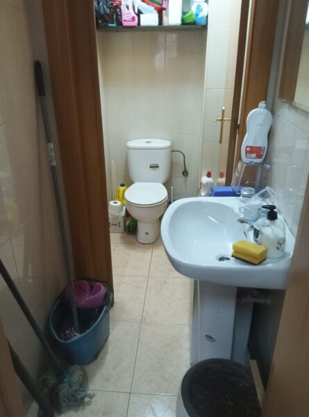 TRASPÀSO PELUQUERIA CON CARTERA DE CLIENTES