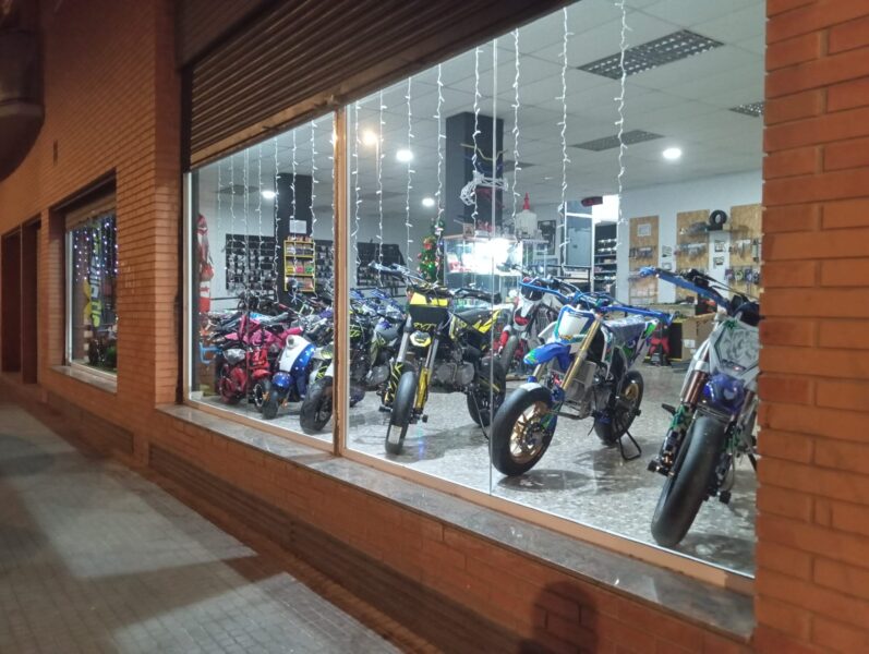 TRAPASO TIENDA/TALLER MOTOS EN FUNCIONAMIENTO