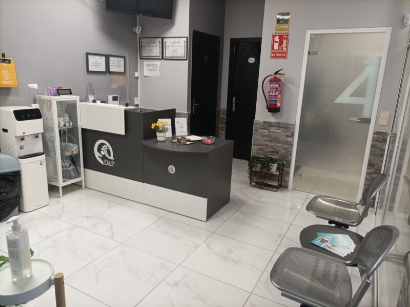 Venta de clínica de podología y fisioterapia con local