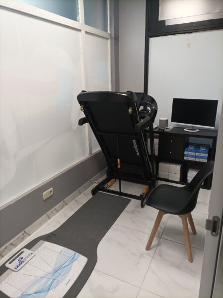 Venta de clínica de podología y fisioterapia con local