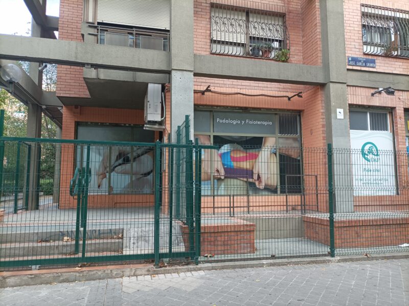 Venta de clínica de podología y fisioterapia con local