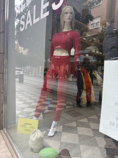 Marca de ropa deportiva femenina + stock + redes sociales | Didywave