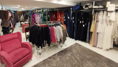 Traspaso de tienda consolidada de moda de fiesta para mujer en Platja d’Aro