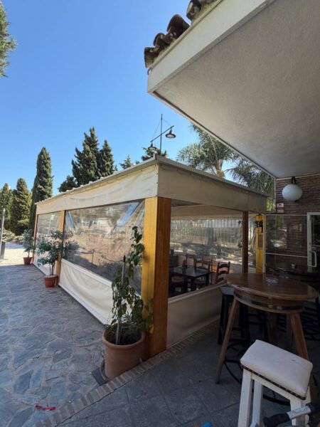 Traspaso de bar-restaurante con terraza en Fuengirola